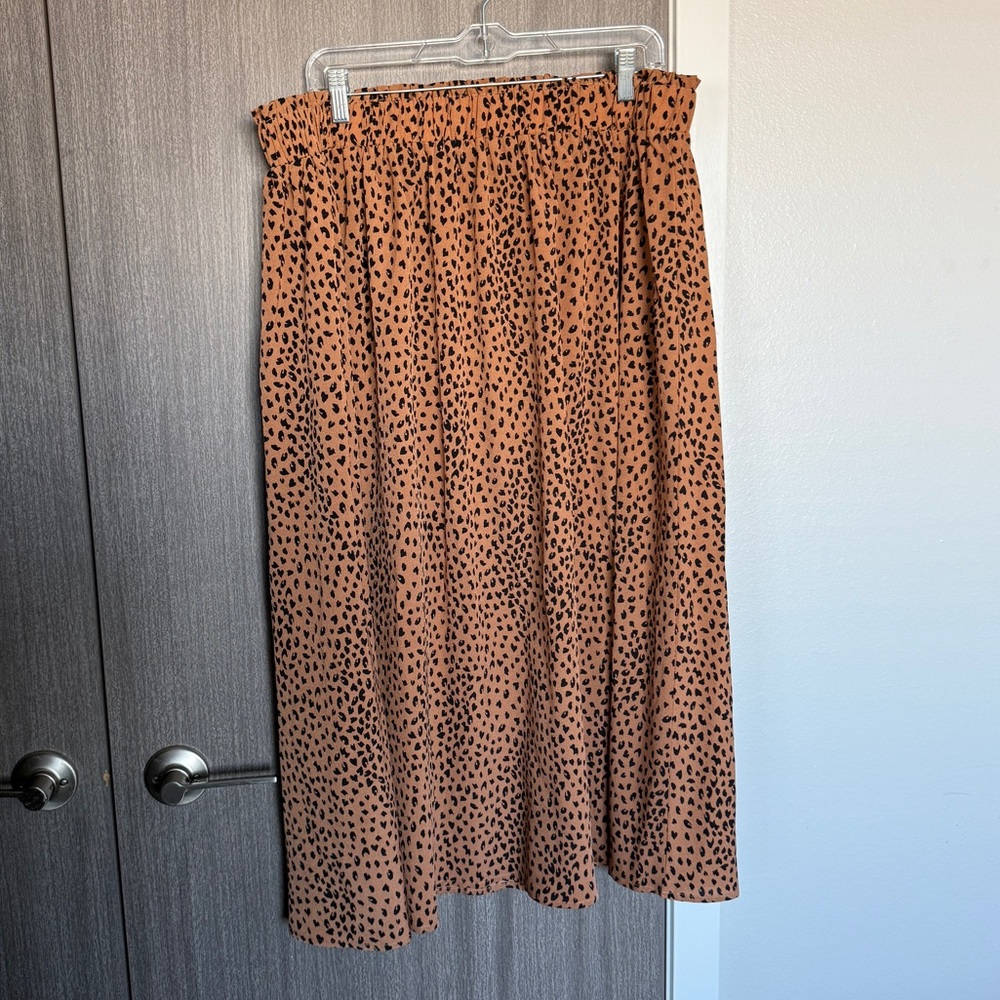 SHEIN Tan and Black Patterned Midi Skirt
